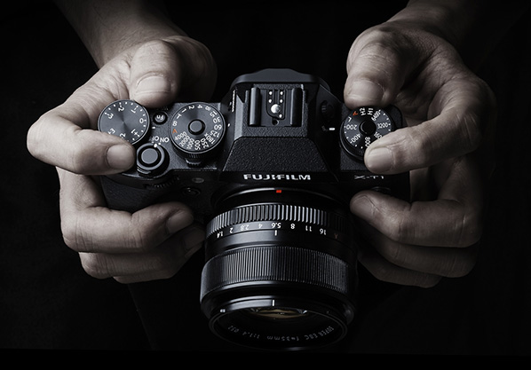 Fujifilm X-T1 in handen