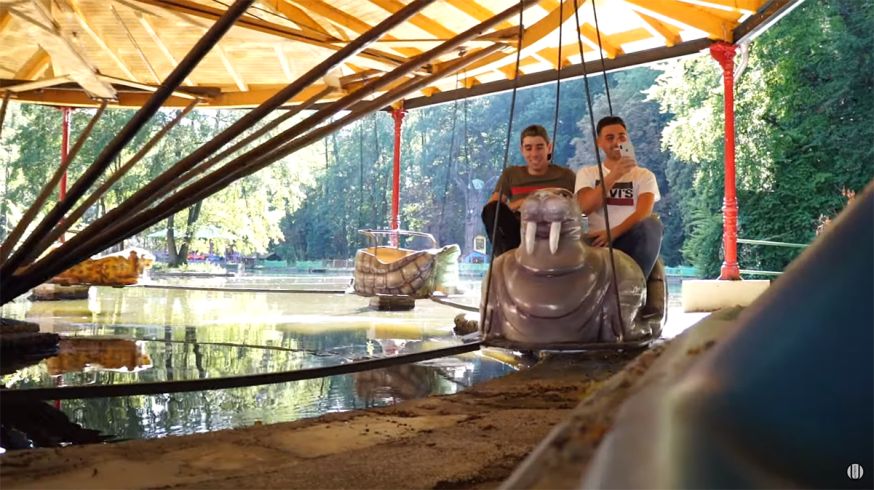 Urbexers ontdekken verlaten pretpark in Duitsland waar elektriciteit nog werkt