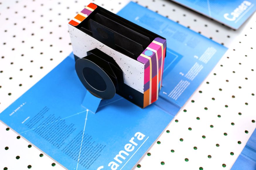 Pop-up camera Pop-up camera