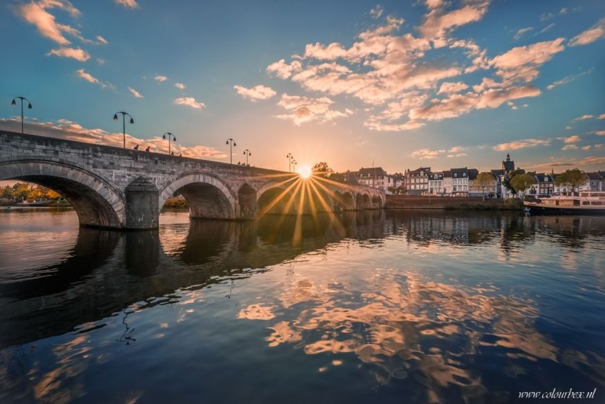spotlight lezersfoto 2 juli 2018 marlou nijpels zonnetje op de brug maastricht