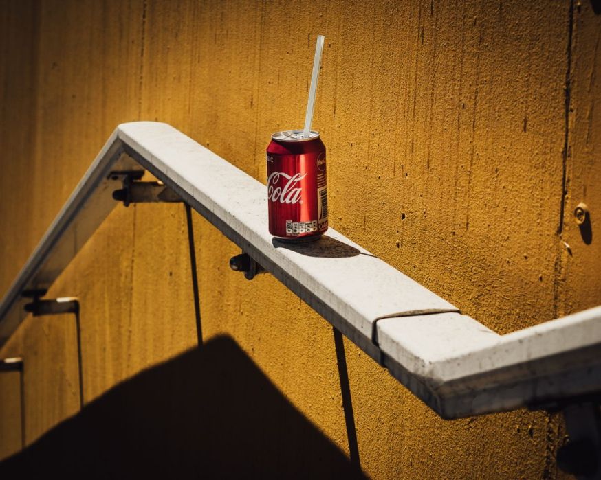 Erik van der linden, abandoned coca cola can spotlight lezersfoto
