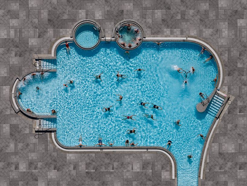 Zwembaden vanuit de lucht gefotografeerd Zwembaden vanuit de lucht gefotografeerd