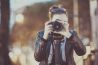 Video: Model verandert talkshow in fotoshoot